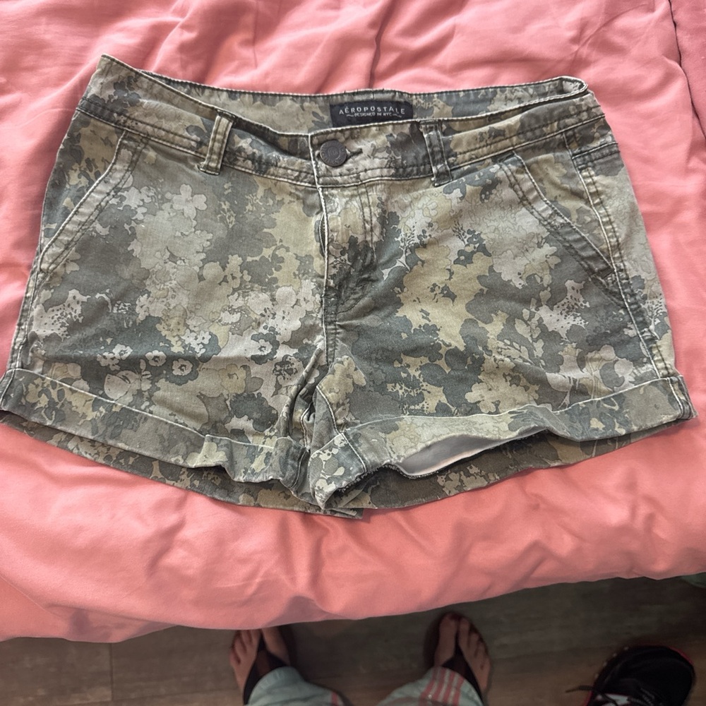 Aeropostale Women's Floral Camo Shorts